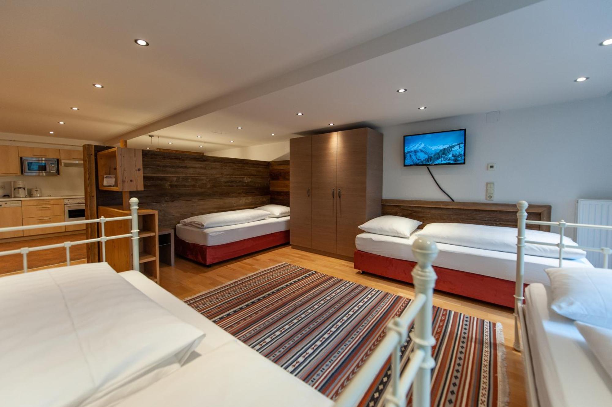 Quality Hosts Arlberg - Hotel Bergheim Sankt Anton am Arlberg Buitenkant foto